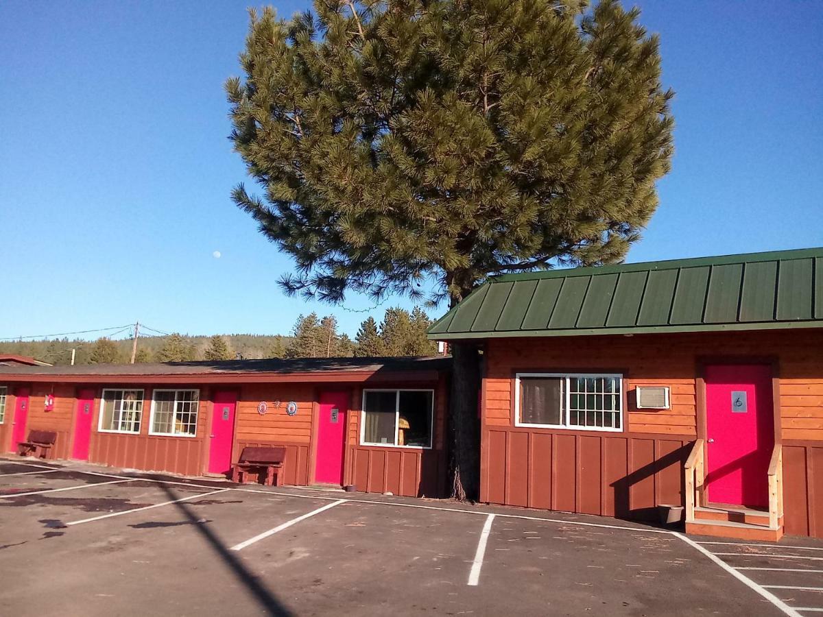 Crescent Moon Motel Exterior photo