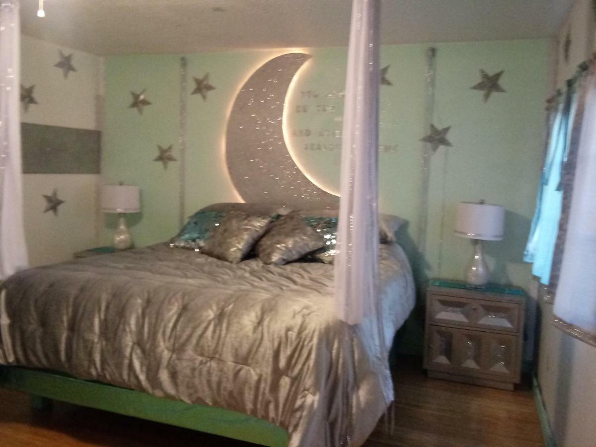 Crescent Moon Motel Exterior photo